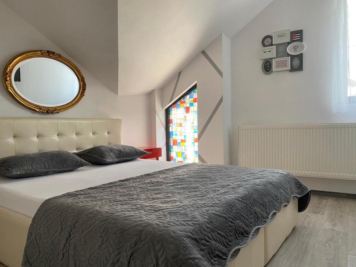 The Vintage - Wonderful Apartment In Best Location Craiova Eksteriør bilde