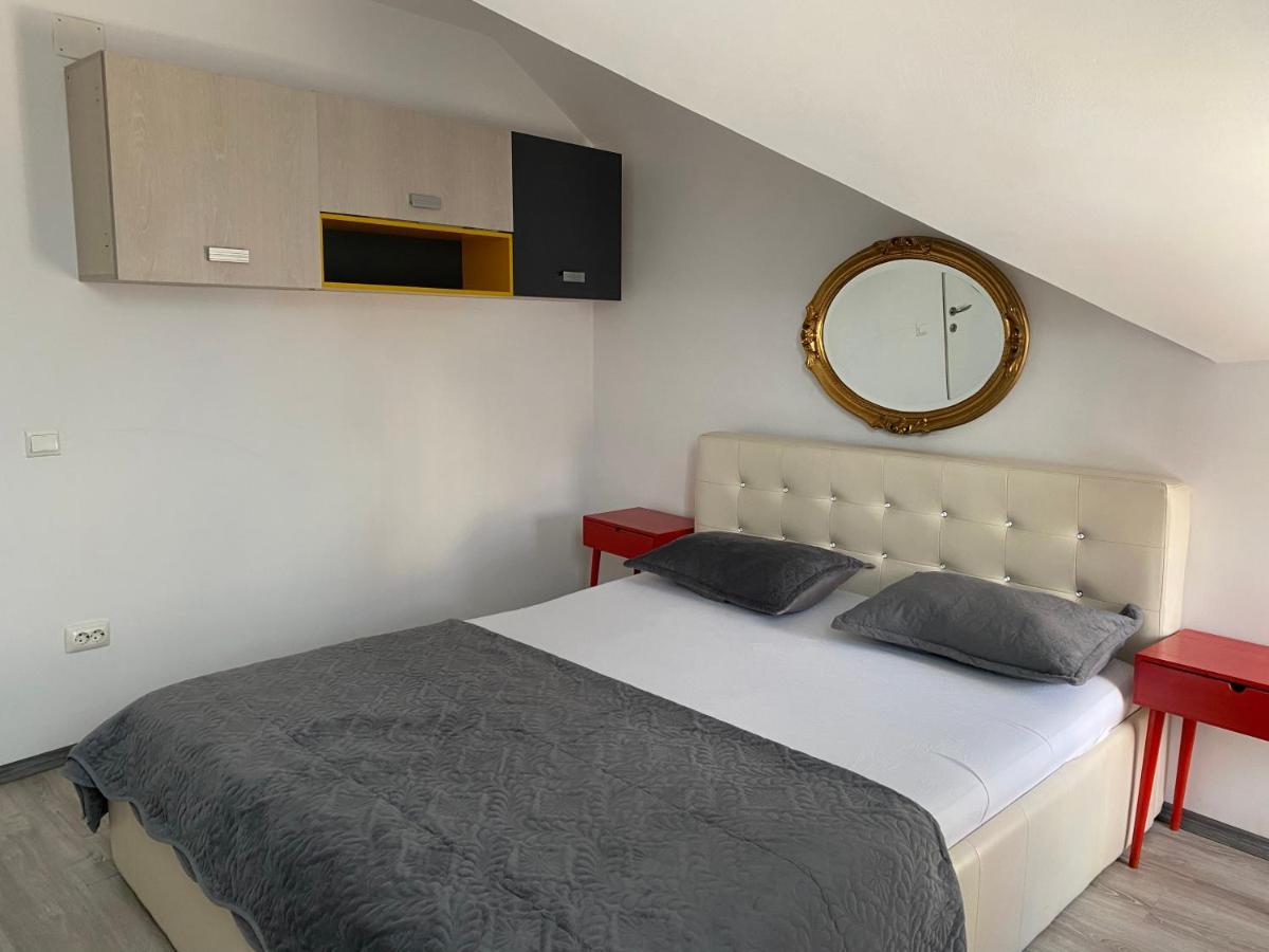 The Vintage - Wonderful Apartment In Best Location Craiova Eksteriør bilde