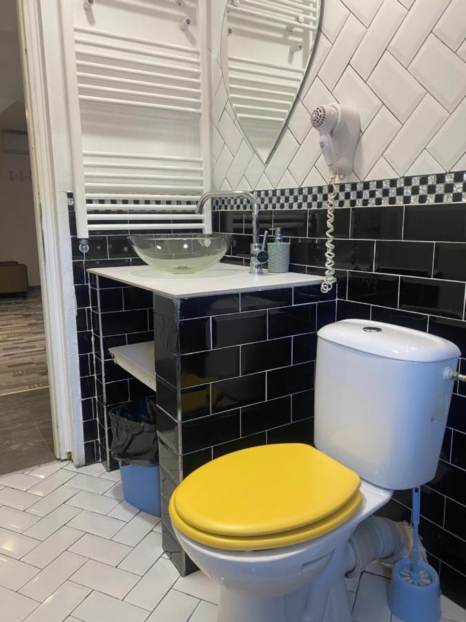 The Vintage - Wonderful Apartment In Best Location Craiova Eksteriør bilde