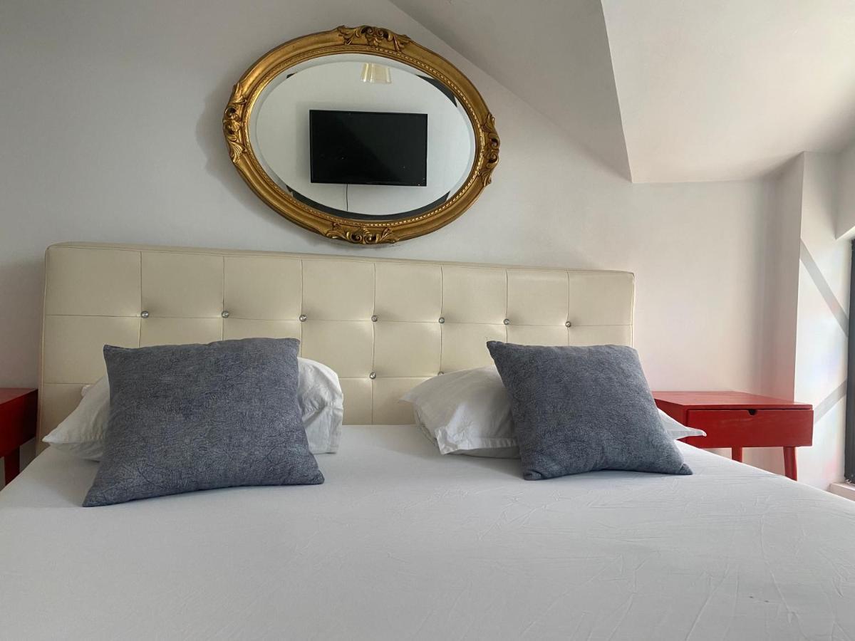 The Vintage - Wonderful Apartment In Best Location Craiova Eksteriør bilde