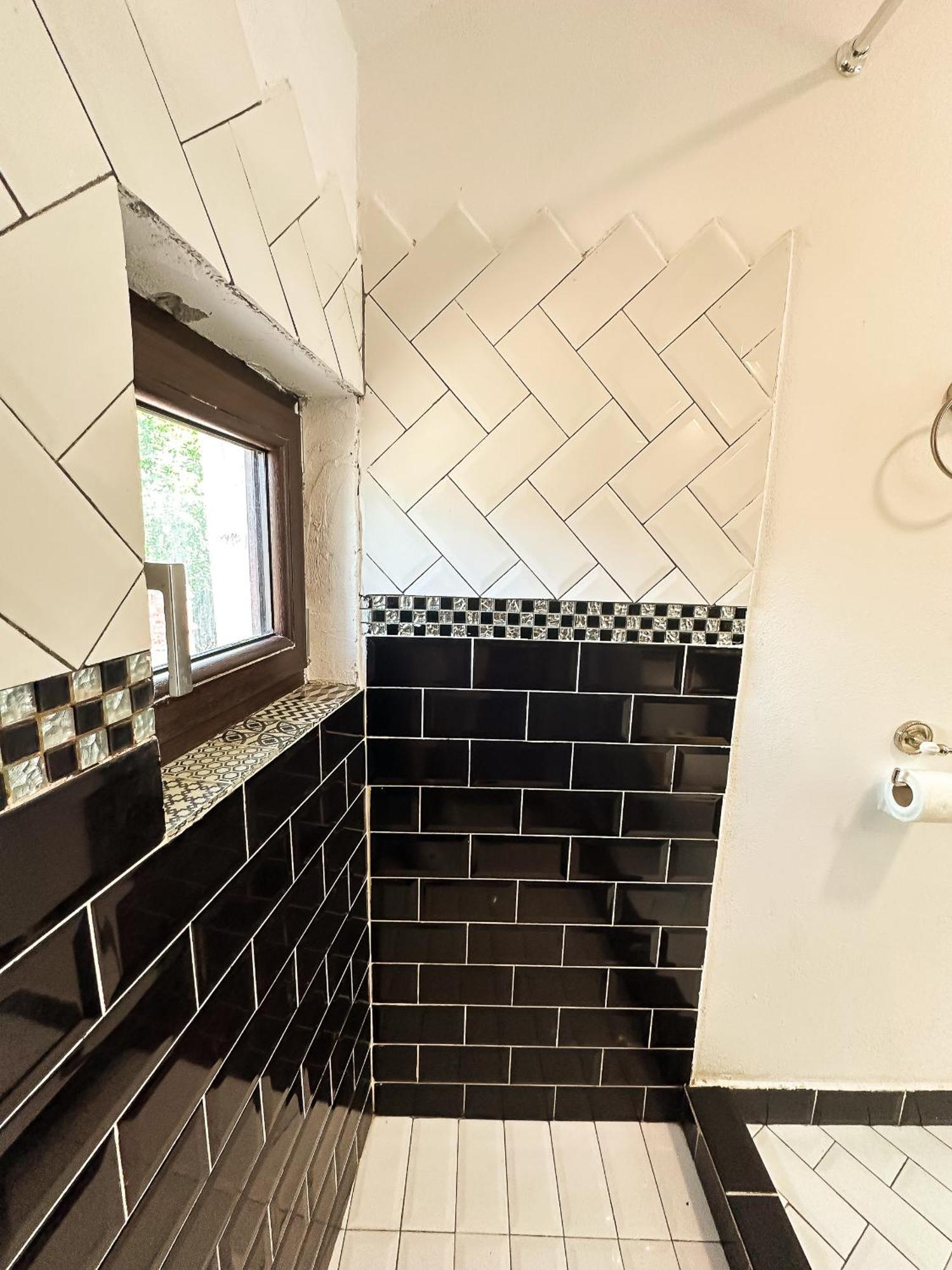 The Vintage - Wonderful Apartment In Best Location Craiova Eksteriør bilde