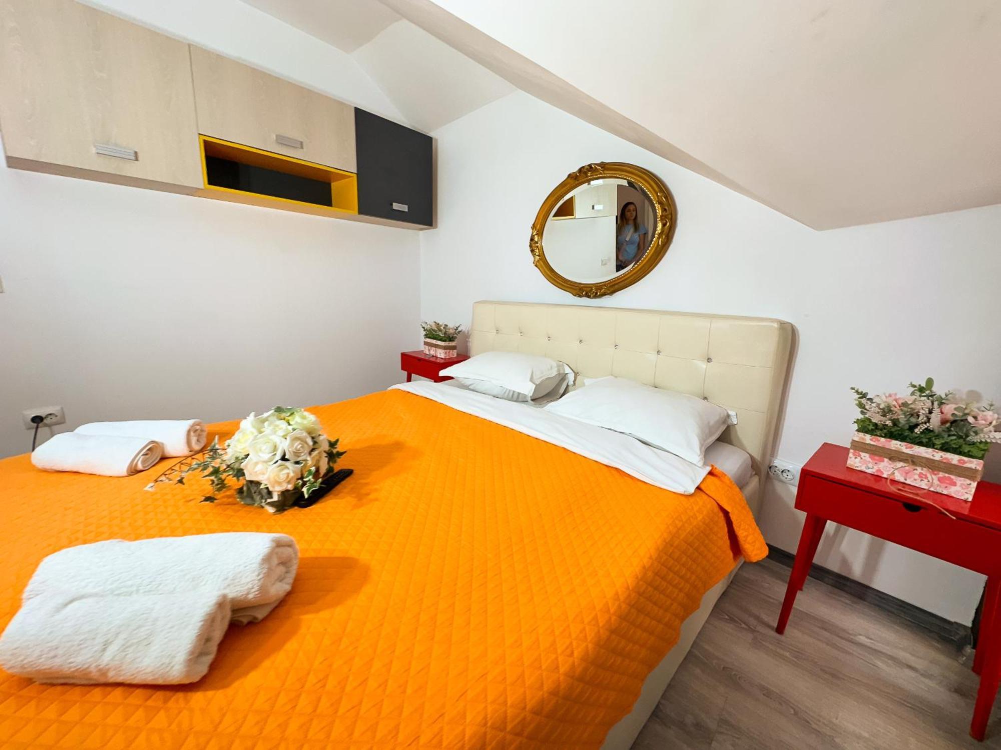 The Vintage - Wonderful Apartment In Best Location Craiova Eksteriør bilde