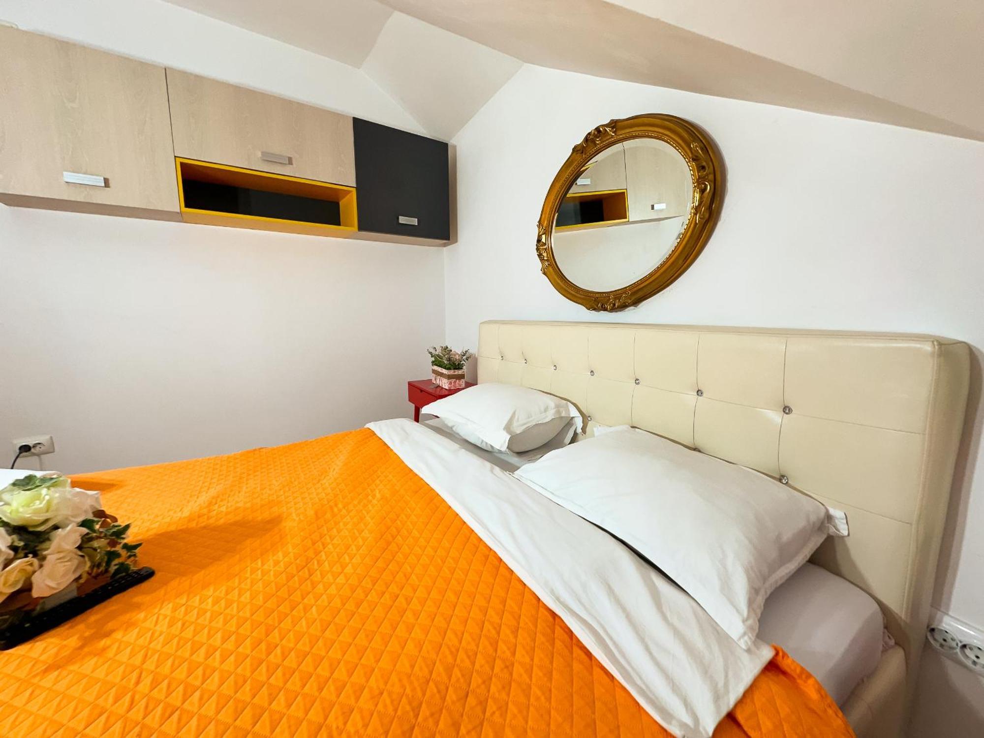 The Vintage - Wonderful Apartment In Best Location Craiova Eksteriør bilde
