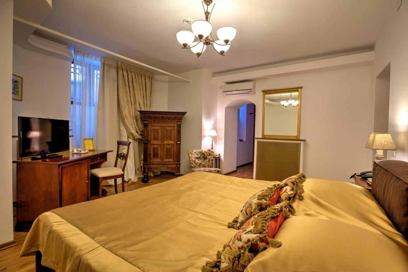 The Vintage - Wonderful Apartment In Best Location Craiova Eksteriør bilde